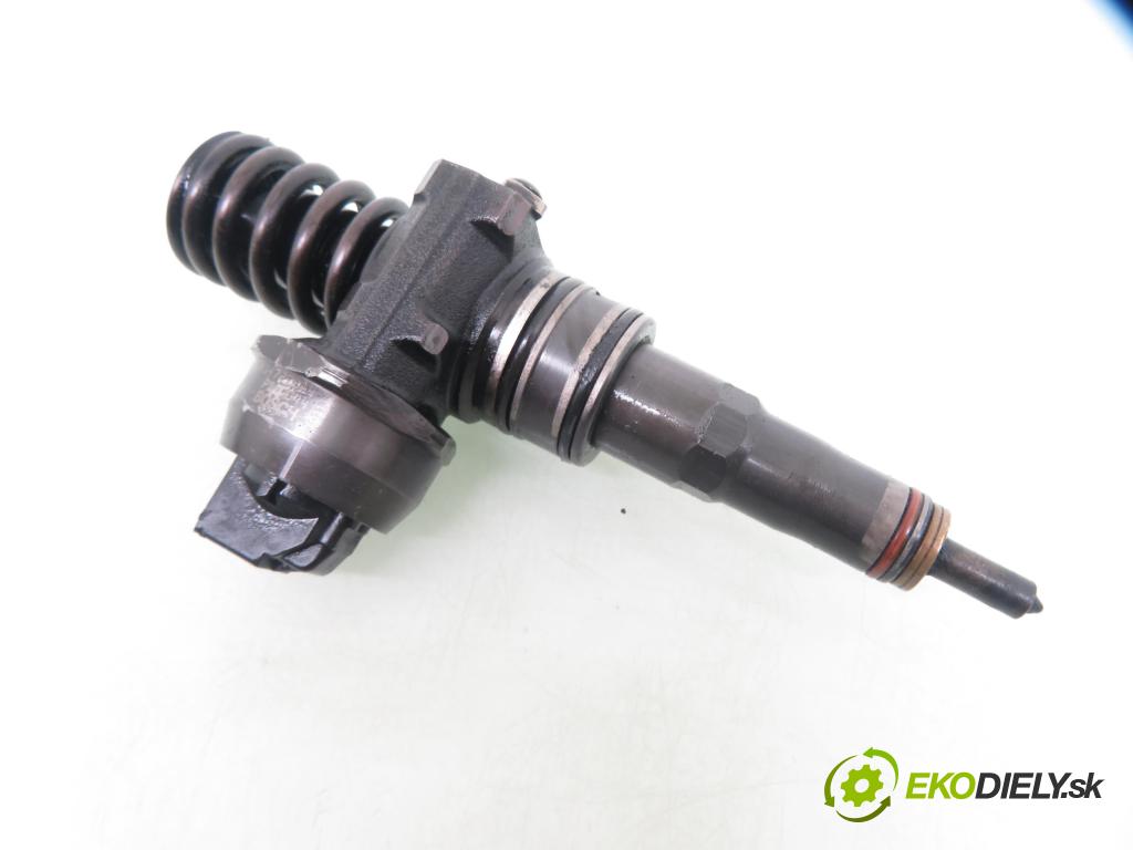 SKODA FABIA II Combi (545) KOMBI 2007 59,00 1.4 TDI - BMS 1422,00 Vstrekovač 038130073BP ; 0414725314 (Vstrekovač paliva)