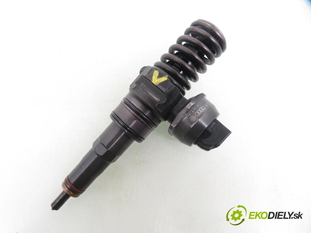 SKODA FABIA II Combi (545) KOMBI 2007 59,00 1.4 TDI - BMS 1422,00 Vstrekovač 038130073BP ; 0414725314 (Vstrekovač paliva)