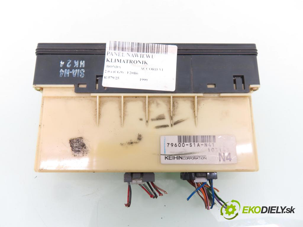 HONDA ACCORD VI (CK, CG, CH, CF8) SEDAN 1999 108,00 2.0 VTEC 147 - F20B6 1997,00 Panel kúrenia KLIMATRONIK 79600S1AN41