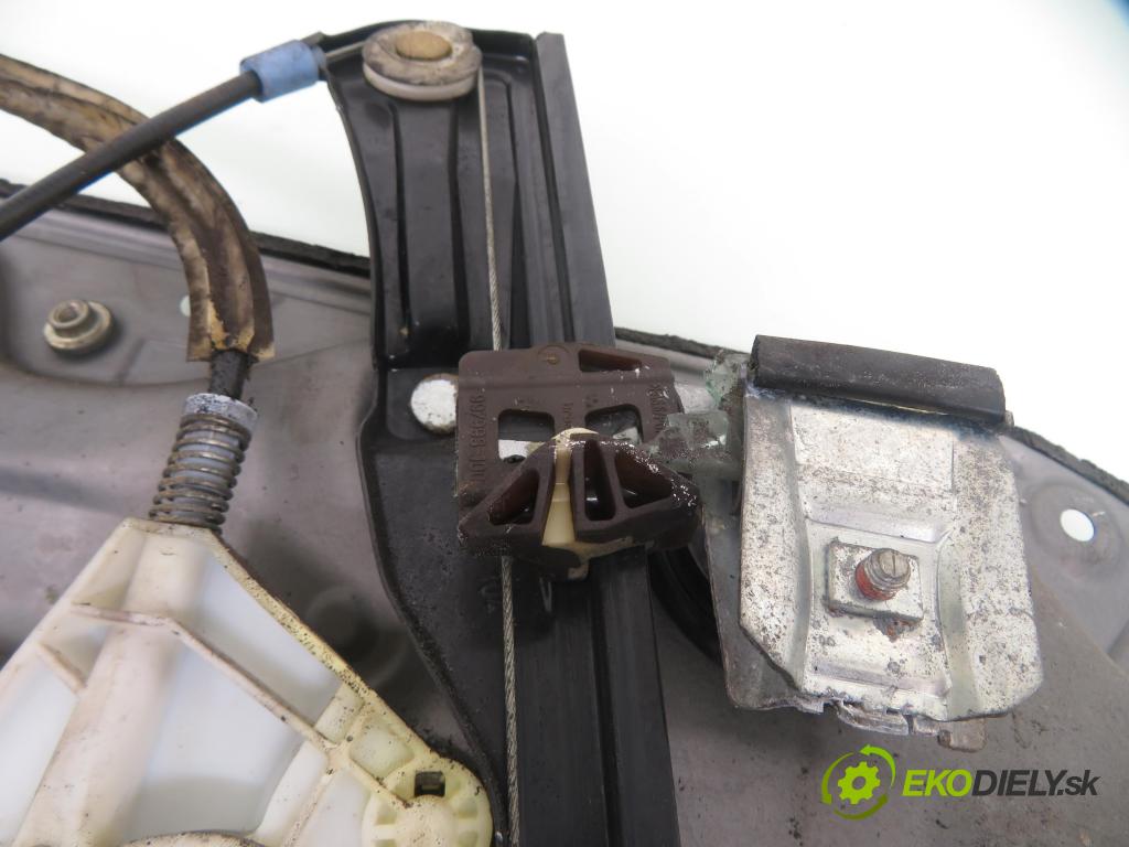VW BORA (1J2) KOMBI 2003 96,00 1.9 TDI - ASZ 1896,00 Mechanizmus okien 1J4837756F ; 119693109 ; 1J4837730BB