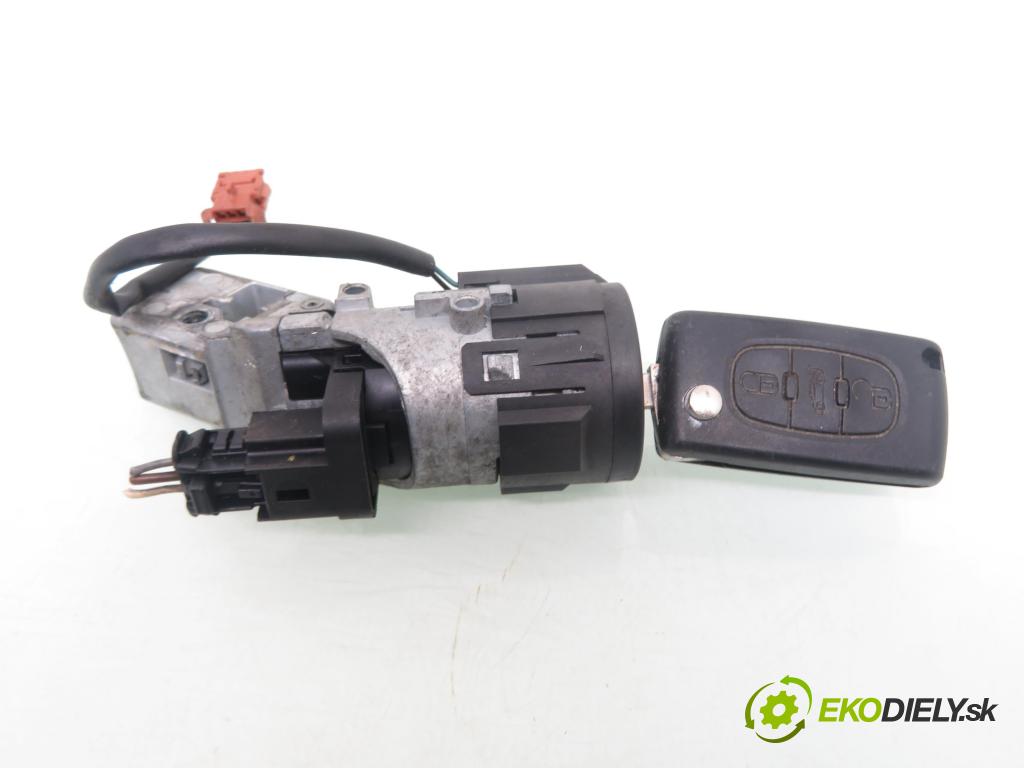 PEUGEOT 407 (6D_) SEDAN 2006 80,00 1.6 HDi 110 - 9HZ (DV6TED4) 1560,00 spínačka 9648445180 ; 0502073 (Spínací skříňka)