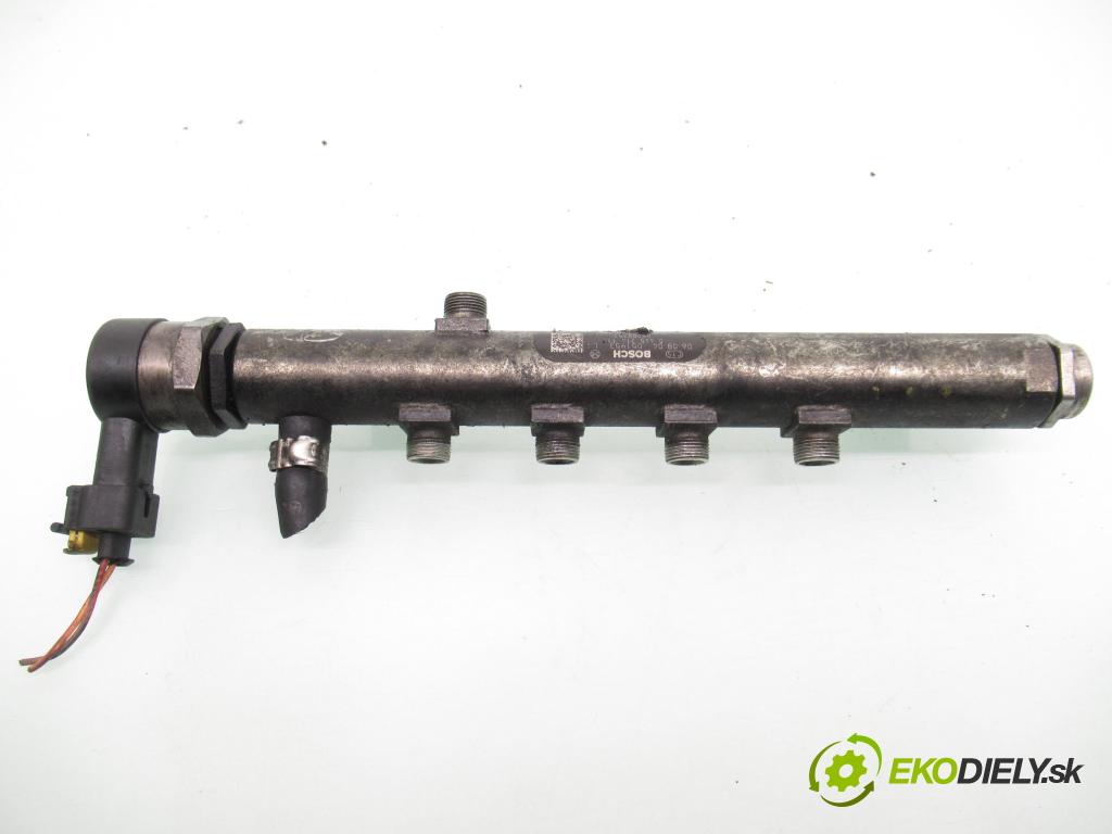 OPEL VECTRA C (Z02) LIFTBACK 2006 110,00 1.9 CDTI - Z 19 DTH 1910,00 Lišta vstrekovacia 0445214117 ; 55200251 (Vstrekovacia lišta)