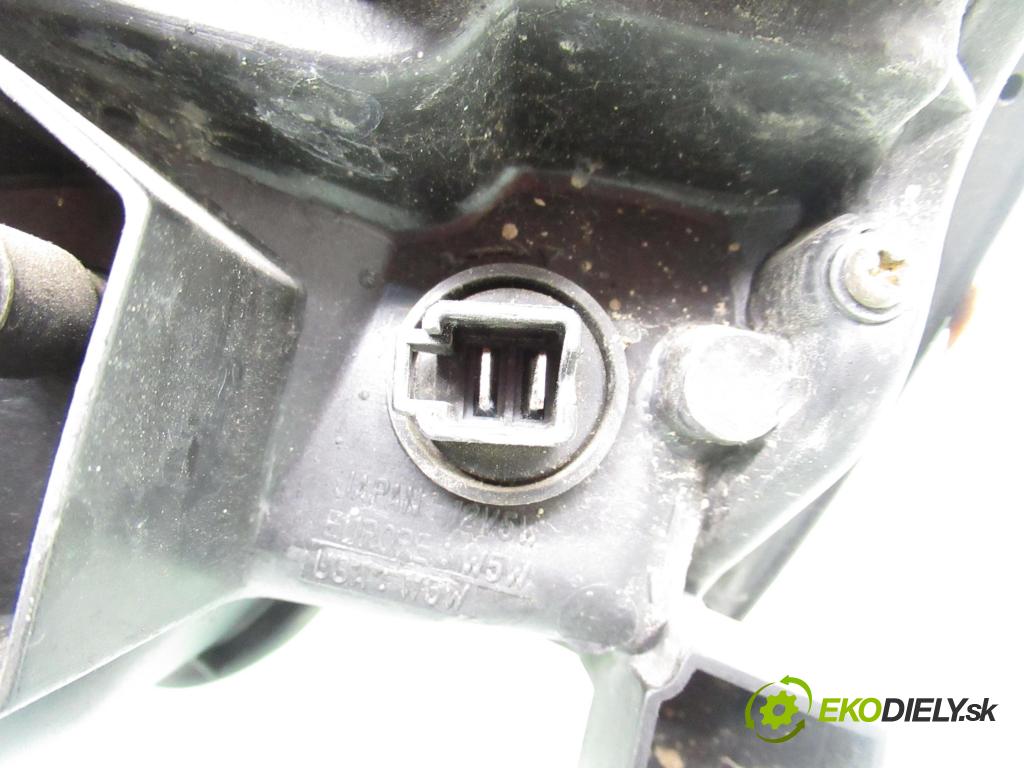 SUZUKI LIANA (ER) KOMBI 2004 0,00 1.6 i (RH416) - M16A 1586,00 světlo PP 