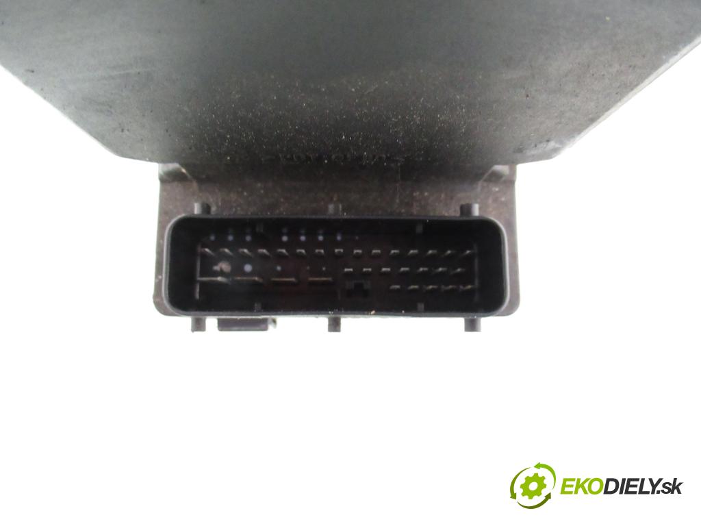 AUDI A6 (4B2, C5) SEDAN 1997 110,00 2.5 TDI - AFB 2496,00 Pumpa ABS 8E0614111H ; 0273004286 (Pumpa ABS)