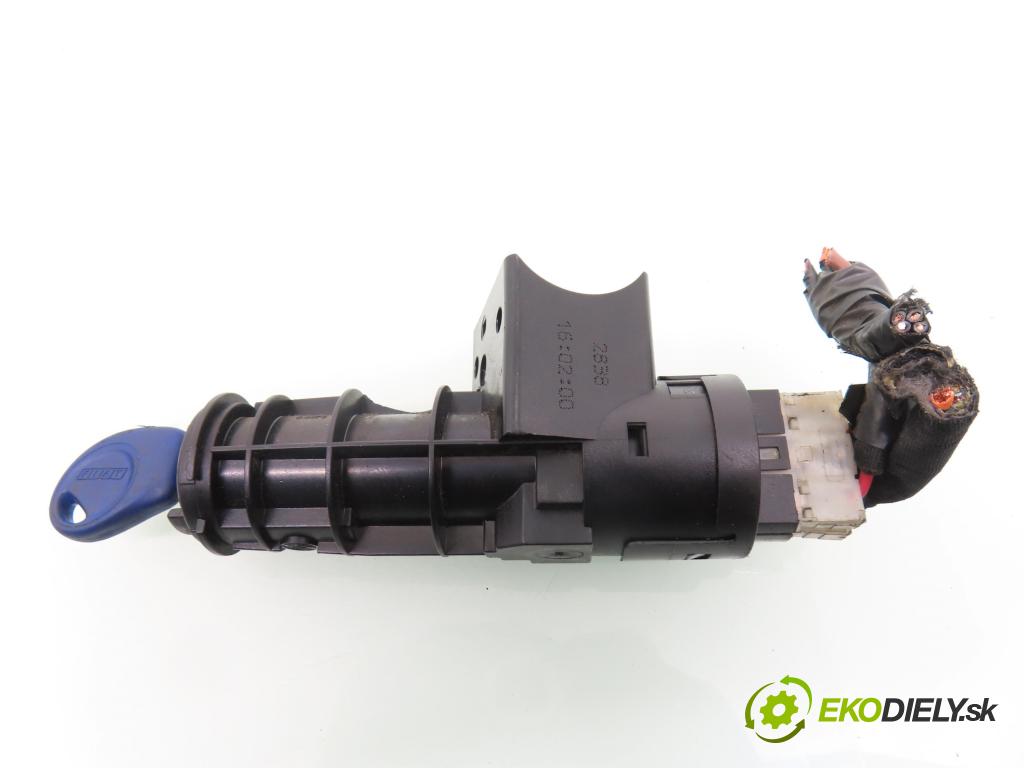 FIAT PUNTO (188_) HB 2002 44,00 1.2 60 - 188 A4.000 1242,00 spinačka  (Spínacia skrinka)