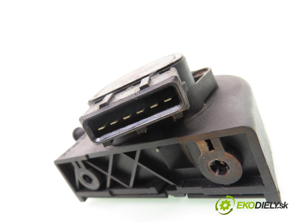 RENAULT SCENIC I (JA0/1_) MINIVAN 2002 75,00 1.9 dCi 102 - F9Q 732 1870,00 Potenciometer plynu 8200139460 (Potenciometer plynového pedálu)