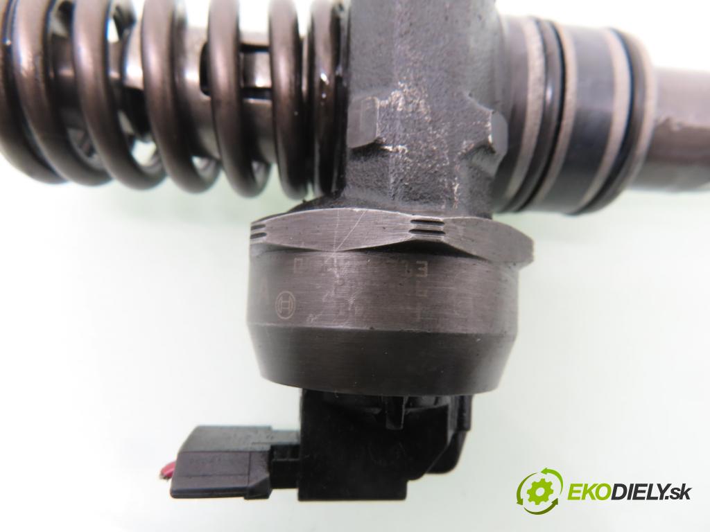 VW POLO (9N_) HB 2002 55,00 1.4 TDI PD 75 - AMF 1422,00 Vstrekovač 038130073AQ ; 0414720213 (Vstrekovač paliva)