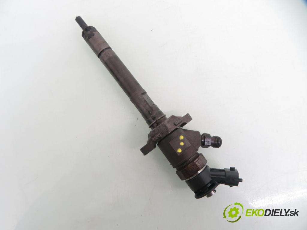 CITROEN C4 Picasso I (UD_) MINIVAN 2010 80,00 1.6 HDi 16V 109 - 9HZ 1560,00 vstrekovač 0445110297 (Vstrekovač paliva)