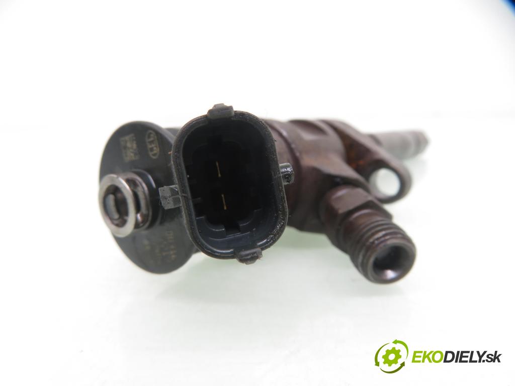 CITROEN C4 Picasso I (UD_) MINIVAN 2010 80,00 1.6 HDi 16V 109 - 9HZ 1560,00 vstrekovač 0445110297 (Vstrekovač paliva)