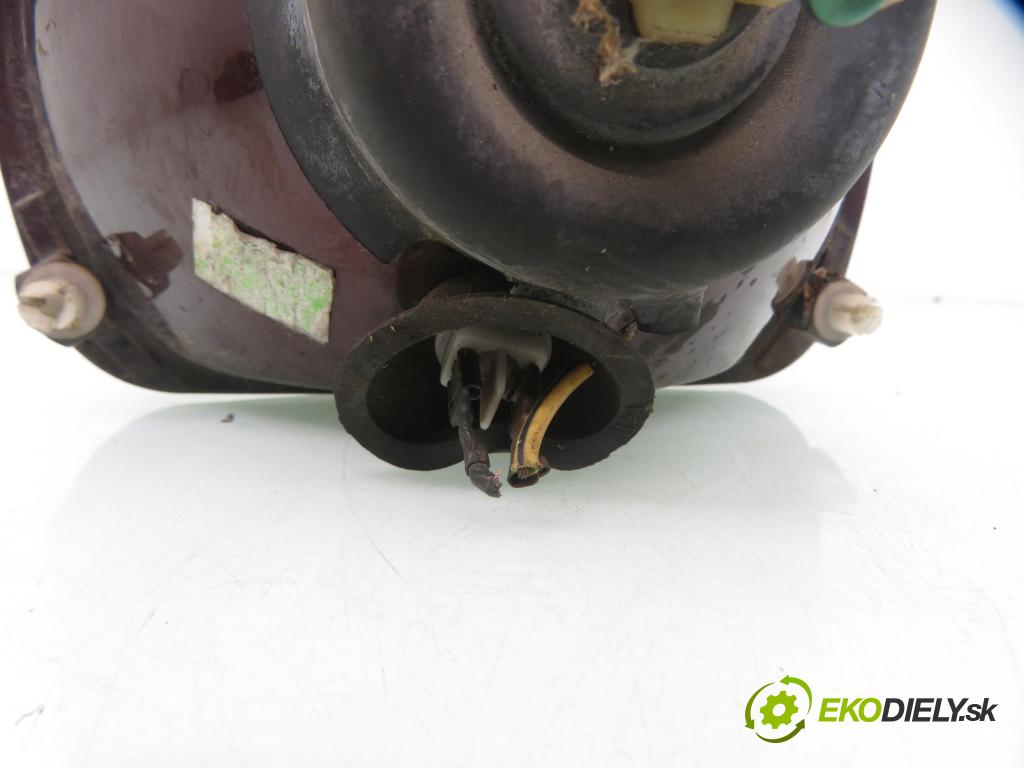 FIAT 126 (126_) FASTBACK 1991 18,00 650 652,00 Svetlo LP 029020221