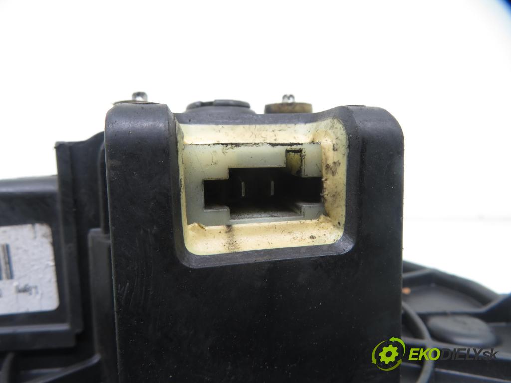 PEUGEOT PARTNER Skrzynia FURGON 2008 66,00 1.6 HDi 8V 90 1560,00 Ventilátor vetráku