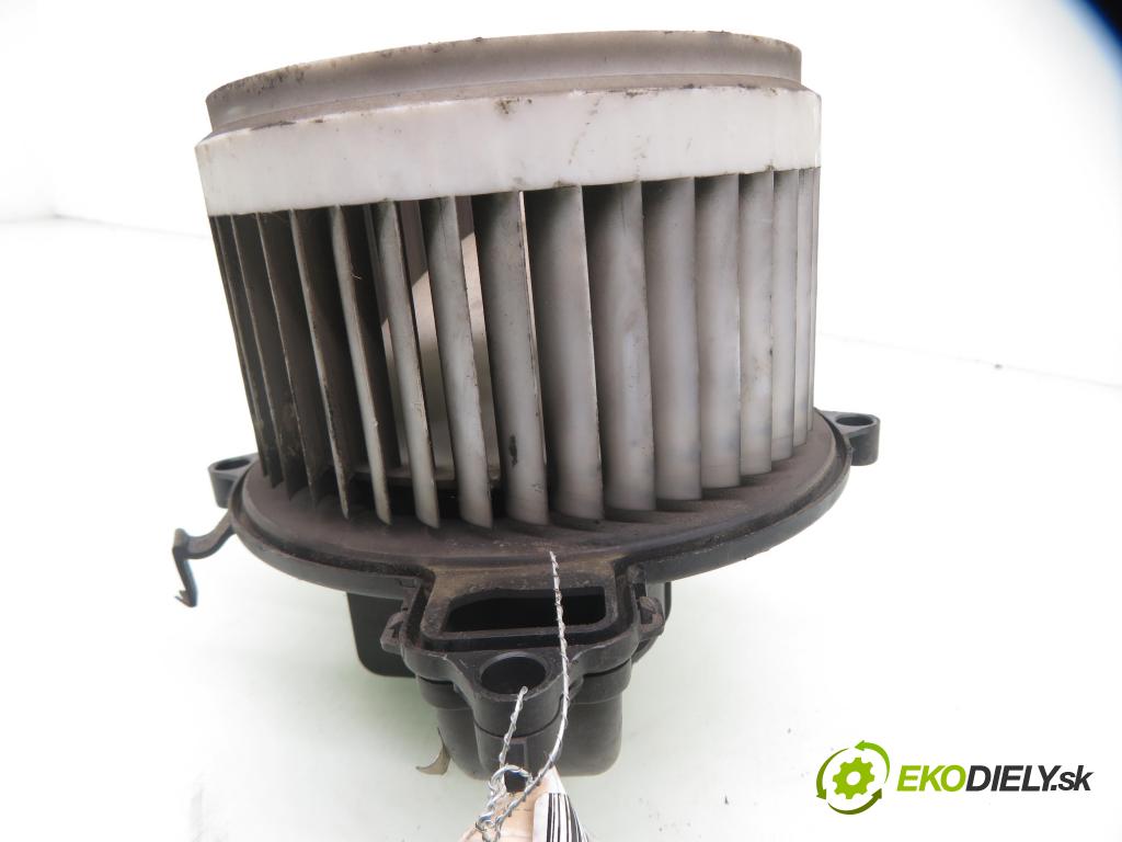 PEUGEOT PARTNER Skrzynia FURGON 2008 66,00 1.6 HDi 8V 90 1560,00 Ventilátor vetráku