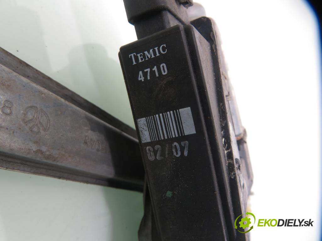 RENAULT LAGUNA II (BG0/1_) LIFTBACK 2001 79,00 1.6 16V (BG0A, BG0L) - K4M 710 1598,00 Mechanizmus okien 114810