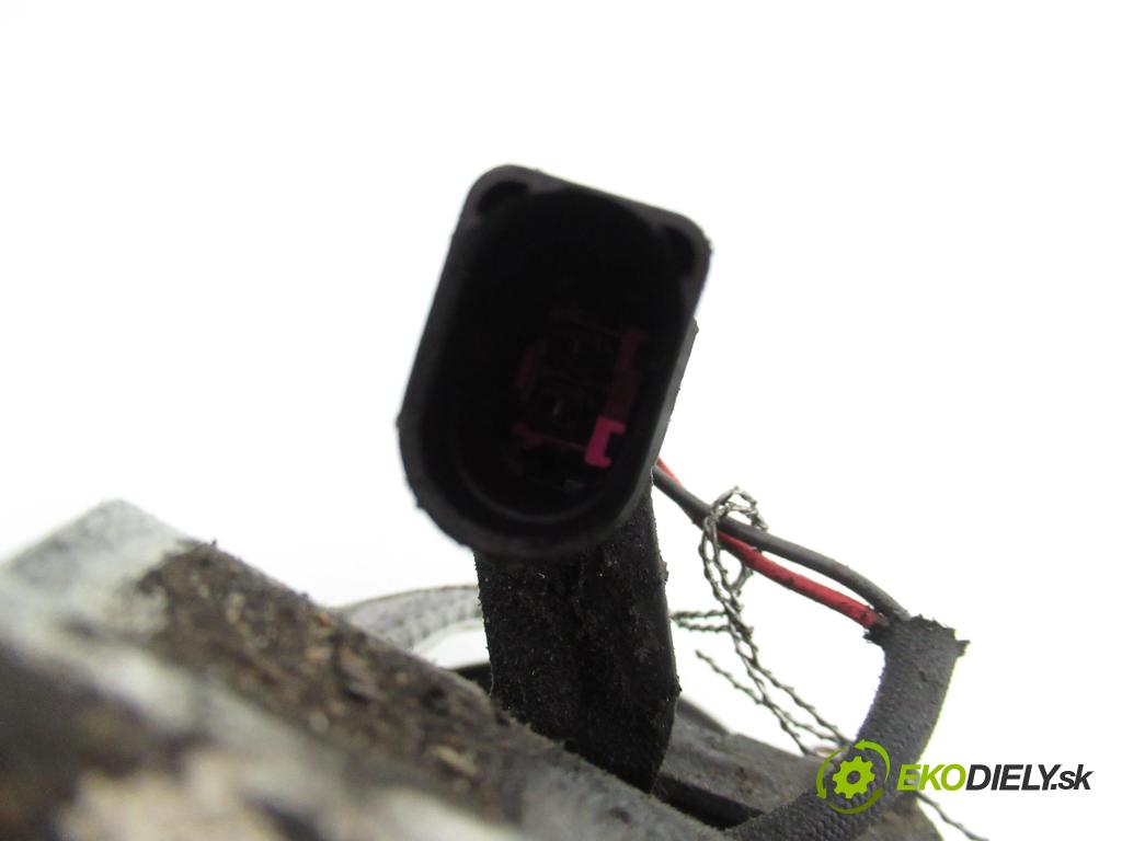 VW POLO (9N_) HB 2005 47,00 1.2 12V - BME 1198,00 KOMPRESOR: klimatizace 6Q0820803K ; JP6SEU14CND1 (Kompresor klimatizace)