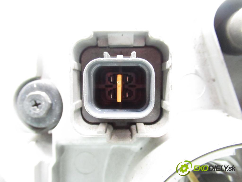 KIA CARNIVAL II (GQ) MINIVAN 2004 106,00 2.9 CRDi - J3 2902,00 světlo PP 