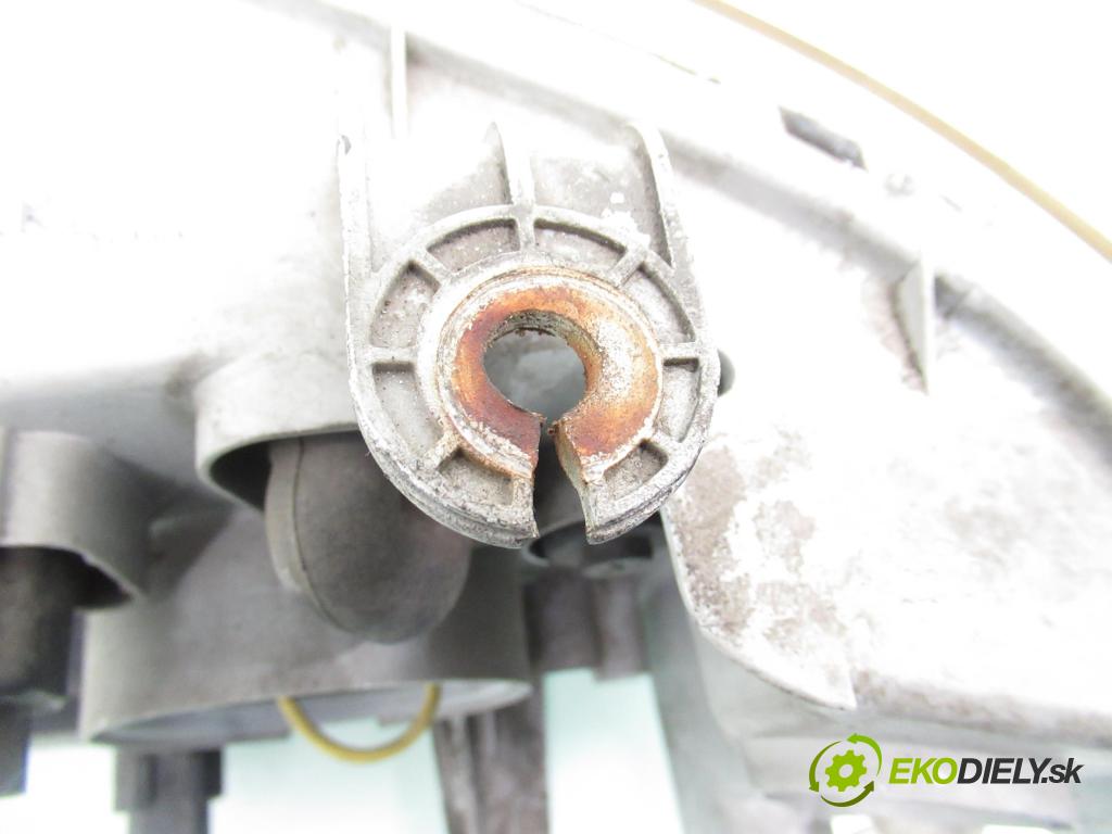 KIA CARNIVAL II (GQ) MINIVAN 2004 106,00 2.9 CRDi - J3 2902,00 světlo PP