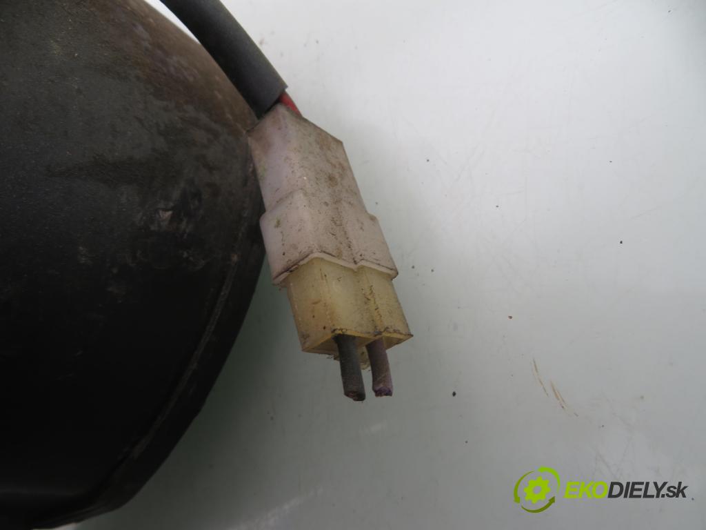 FIAT 126 (126_) FASTBACK 1991 18,00 650 652,00 Ventilátor vetráku