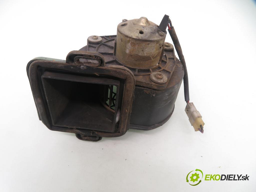 FIAT 126 (126_) FASTBACK 1991 18,00 650 652,00 Ventilátor vetráku