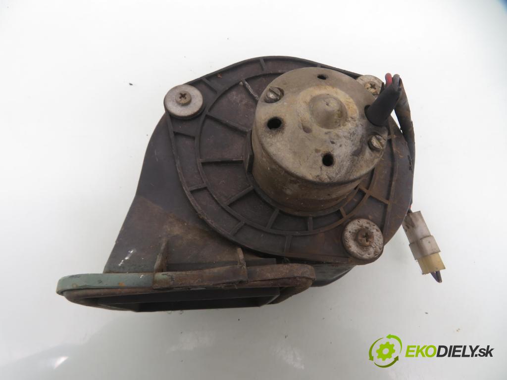 FIAT 126 (126_) FASTBACK 1991 18,00 650 652,00 Ventilátor vetráku