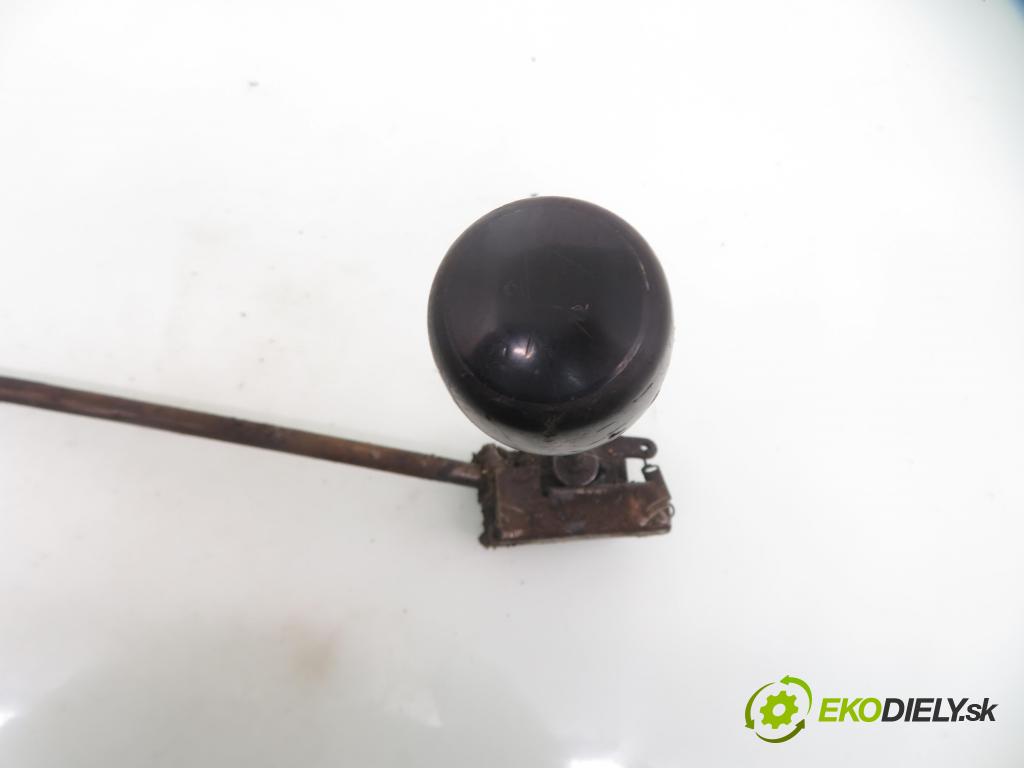 FIAT 126 (126_) FASTBACK 1991 18,00 650 652,00 ZVEDÁK: 