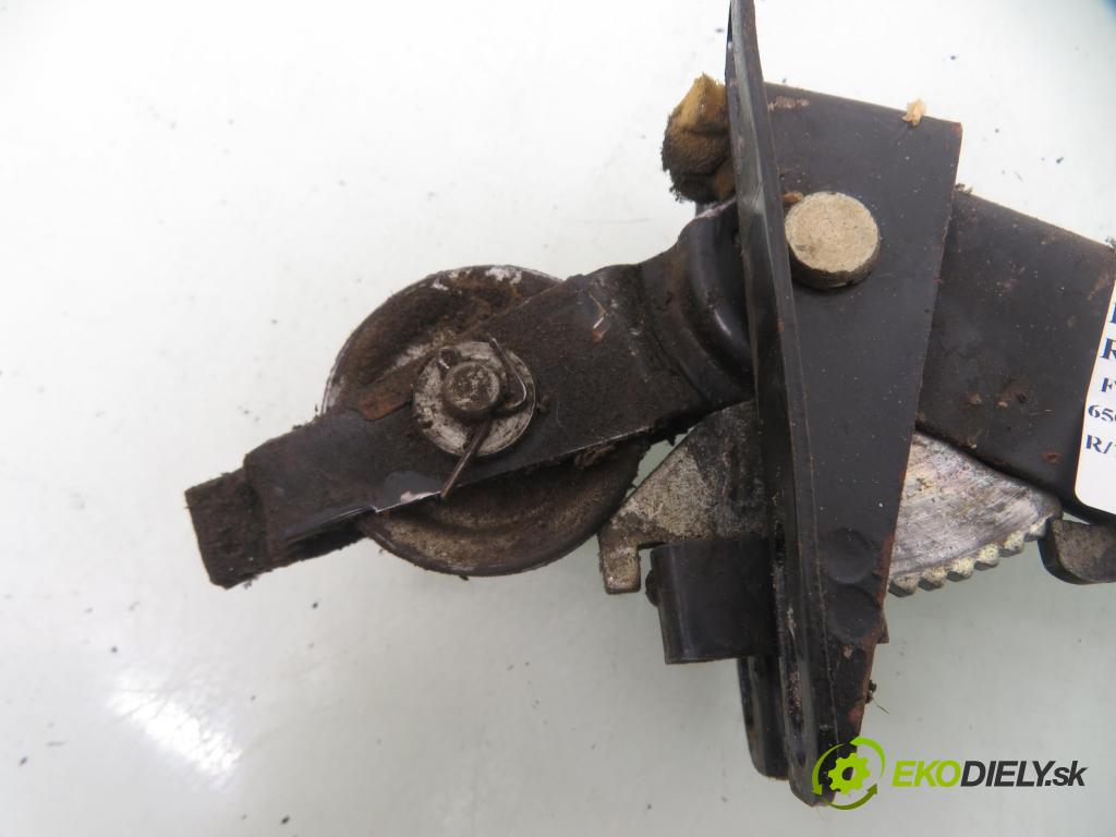 FIAT 126 (126_) FASTBACK 1991 18,00 650 652,00 PÁKA: brzdy MANUÁLNY: