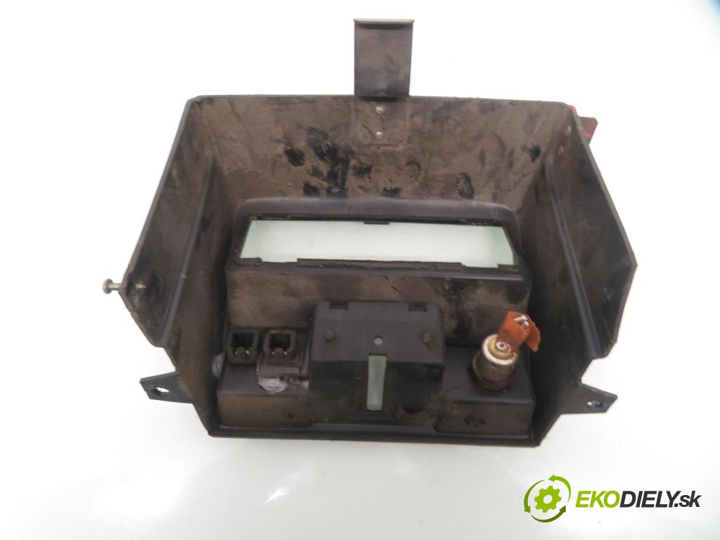 FIAT 126 (126_) FASTBACK 1991 18,00 650 652,00 MEDIAN: