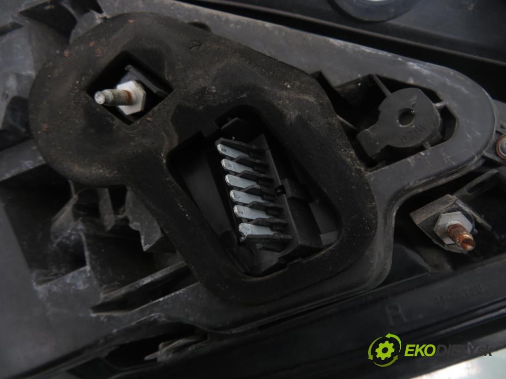 OPEL ASTRA H (A04) HB 2004 59,00 1.7 CDTI - Z 17 DTL 1686,00 Svetlo pravé zadné 07211610