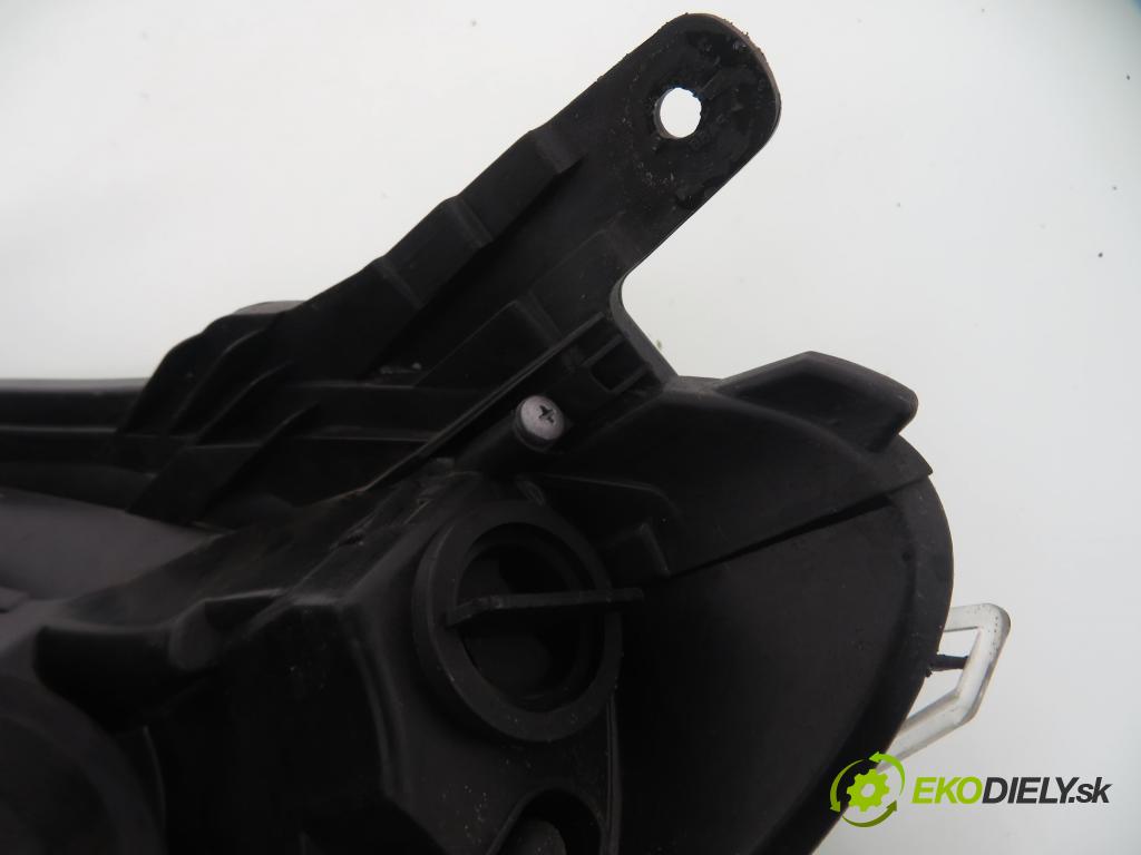 OPEL ASTRA H (A04) HB 2004 59,00 1.7 CDTI - Z 17 DTL 1686,00 Svetlo PP 20A389B