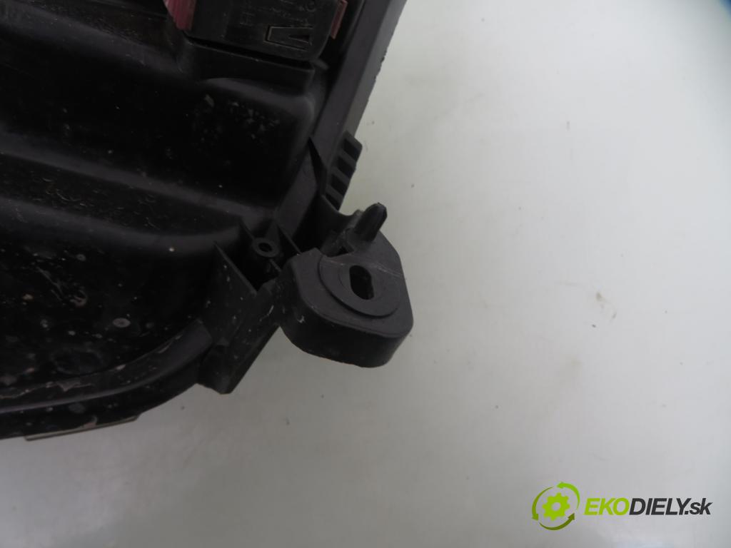 OPEL ASTRA H (A04) HB 2004 59,00 1.7 CDTI - Z 17 DTL 1686,00 Svetlo PP 20A389B