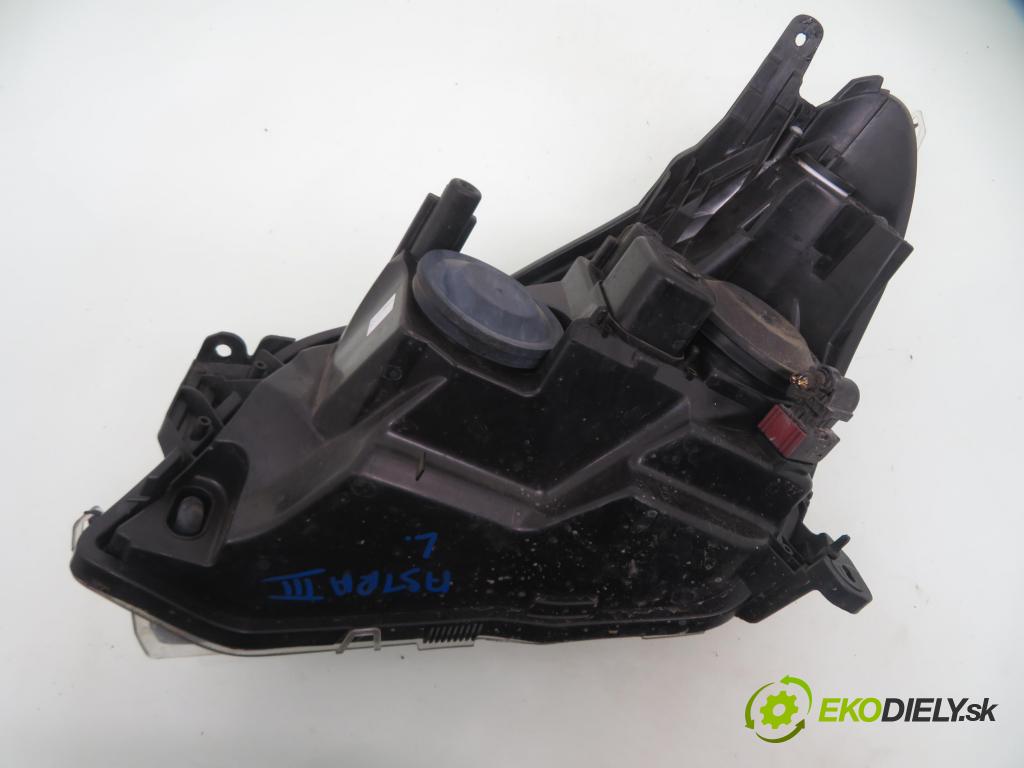 OPEL ASTRA H (A04) HB 2004 59,00 1.7 CDTI - Z 17 DTL 1686,00 Svetlo PP 20A389B