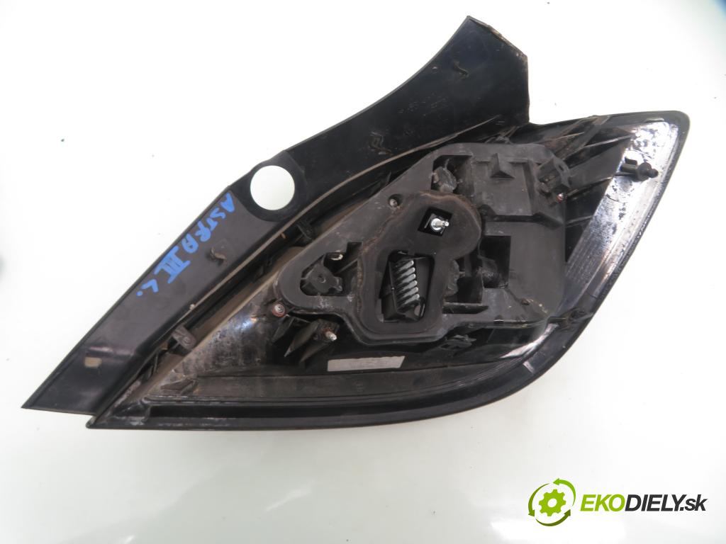 OPEL ASTRA H (A04) HB 2004 59,00 1.7 CDTI - Z 17 DTL 1686,00 Svetlo ľavé zadné 462141722