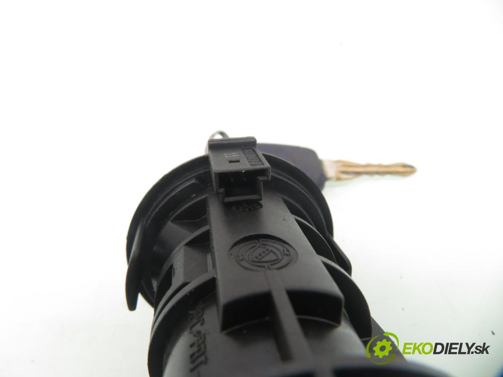 FIAT PUNTO (188_) HB 2001 44,00 1.2 60 - 188 A4.000 1242,00 spinačka / imobilizéra IMMO / Riadiaca jednotka 46808846 ; 406626 ; 05521