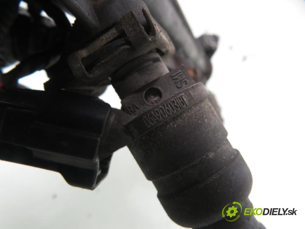 VW GOLF V (1K1) HB 2004 75,00 1.6 - BGU 1595,00 Lišta vstrekovacia 06A133317AC ; 06A906031BT (Vstrekovacia lišta)