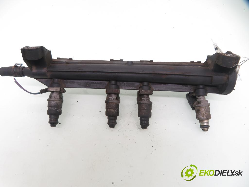 VW GOLF V (1K1) HB 2004 75,00 1.6 - BGU 1595,00 Lišta vstrekovacia 06A133317AC ; 06A906031BT (Vstrekovacia lišta)