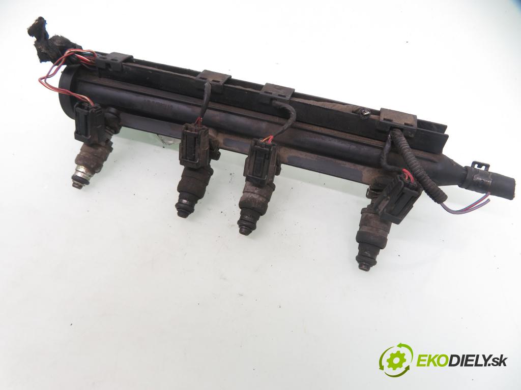 VW GOLF V (1K1) HB 2004 75,00 1.6 - BGU 1595,00 Lišta vstrekovacia 06A133317AC ; 06A906031BT (Vstrekovacia lišta)
