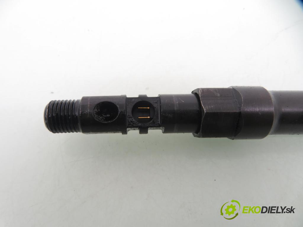 JAGUAR X-TYPE I (X400) SEDAN 2004 96,00 2.0 D 130 - FMBA 1998,00 vstrekovač 3S7Q9K546BB ; EJDR00501Z (Vstrekovač paliva)