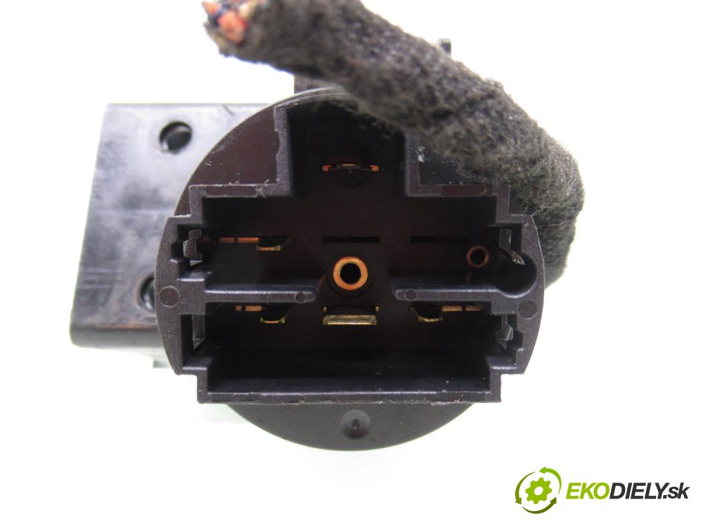 FIAT PANDA (169_) HB 2003 40,00 1.1 54 - 187 A1.000 1108,00 spinačka 00468453610 ; 46528244 (Spínacia skrinka)