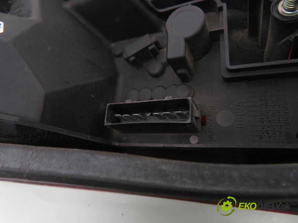 JAGUAR X-TYPE I (X400) SEDAN 2004 96,00 2.0 D 130 - FMBA 1998,00 Svetlo pravé zadné 89021772A