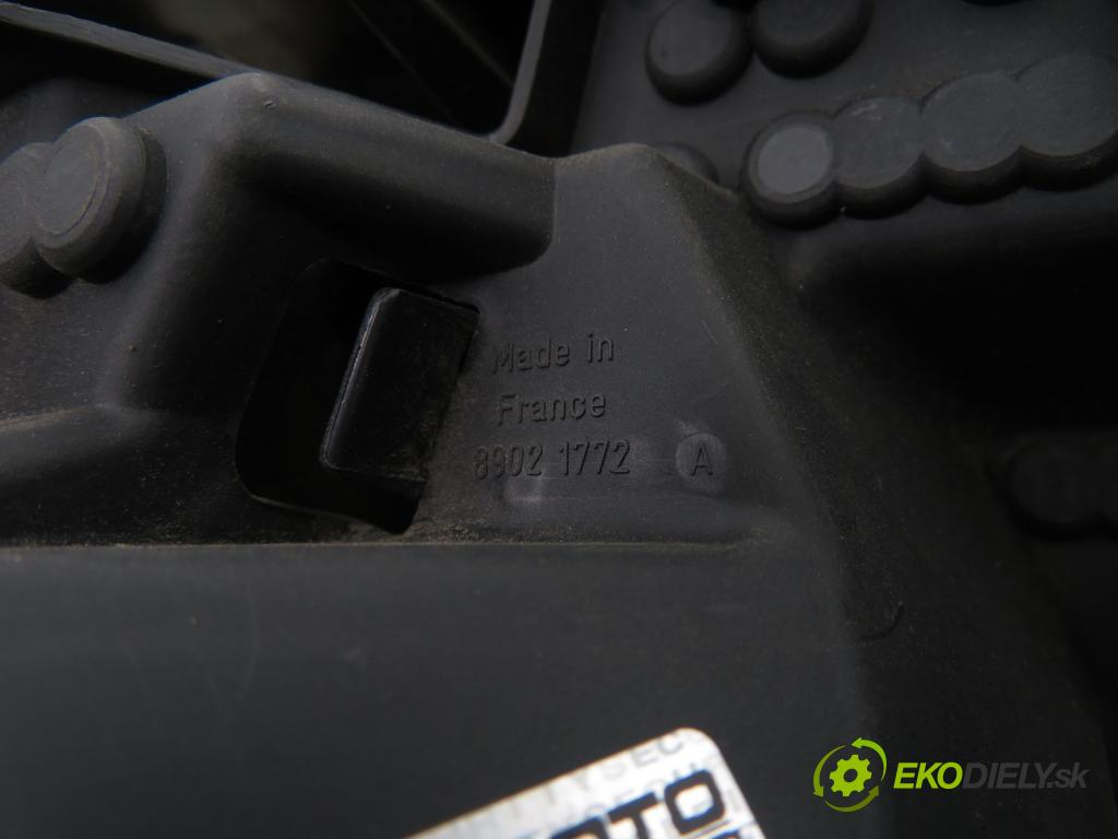 JAGUAR X-TYPE I (X400) SEDAN 2004 96,00 2.0 D 130 - FMBA 1998,00 světlo pravé zadní 89021772A