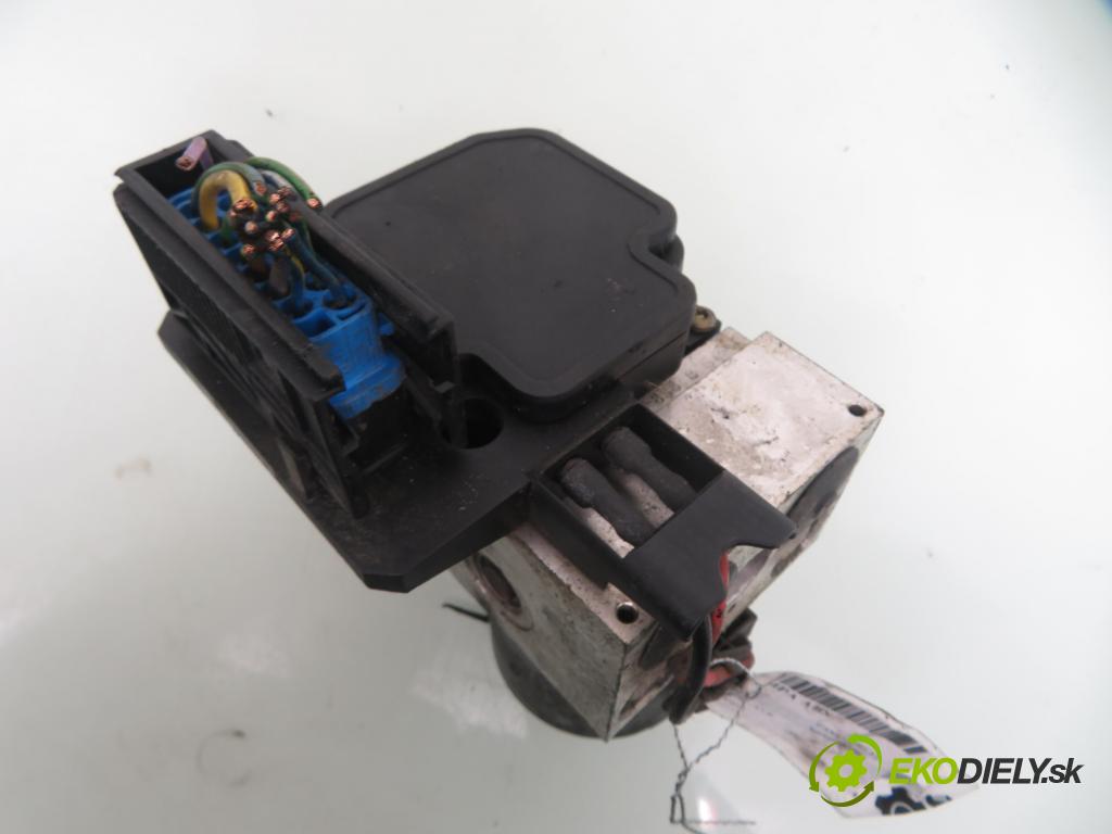 VW PASSAT B5.5 Variant (3B6) KOMBI 2001 74,00 1.9 TDI PD 101 - AVB 1896,00 Pumpa ABS 0265202401 ; 8E0614111T (Pumpa ABS)