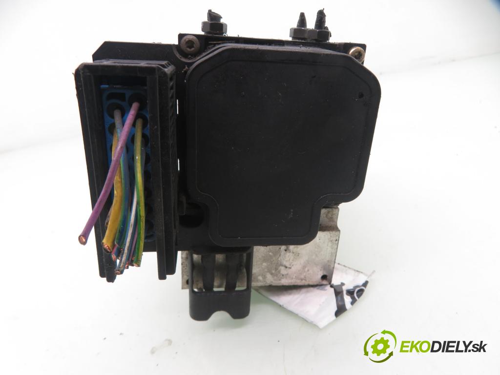 VW PASSAT B5.5 Variant (3B6) KOMBI 2001 74,00 1.9 TDI PD 101 - AVB 1896,00 Pumpa ABS 0265202401 ; 8E0614111T (Pumpa ABS)