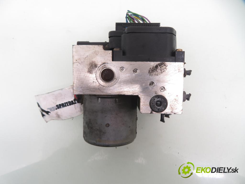 VW PASSAT B5.5 Variant (3B6) KOMBI 2001 74,00 1.9 TDI PD 101 - AVB 1896,00 Pumpa ABS 0265202401 ; 8E0614111T (Pumpa ABS)