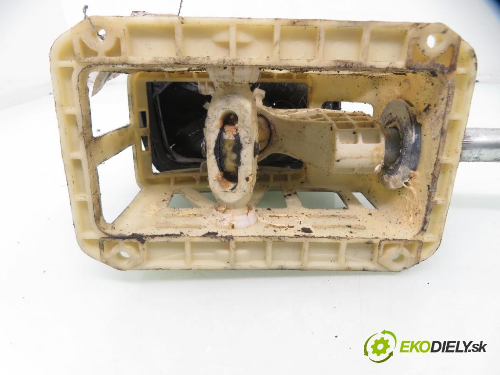 OPEL ZAFIRA A Nadwozie Wielkopojemne (MPV) (T98)  MINIVAN 2000 85,00 1.8 16V 116 - X 18 XE1 1796,00 ZVEDÁK: 0026582301 ; 90523924