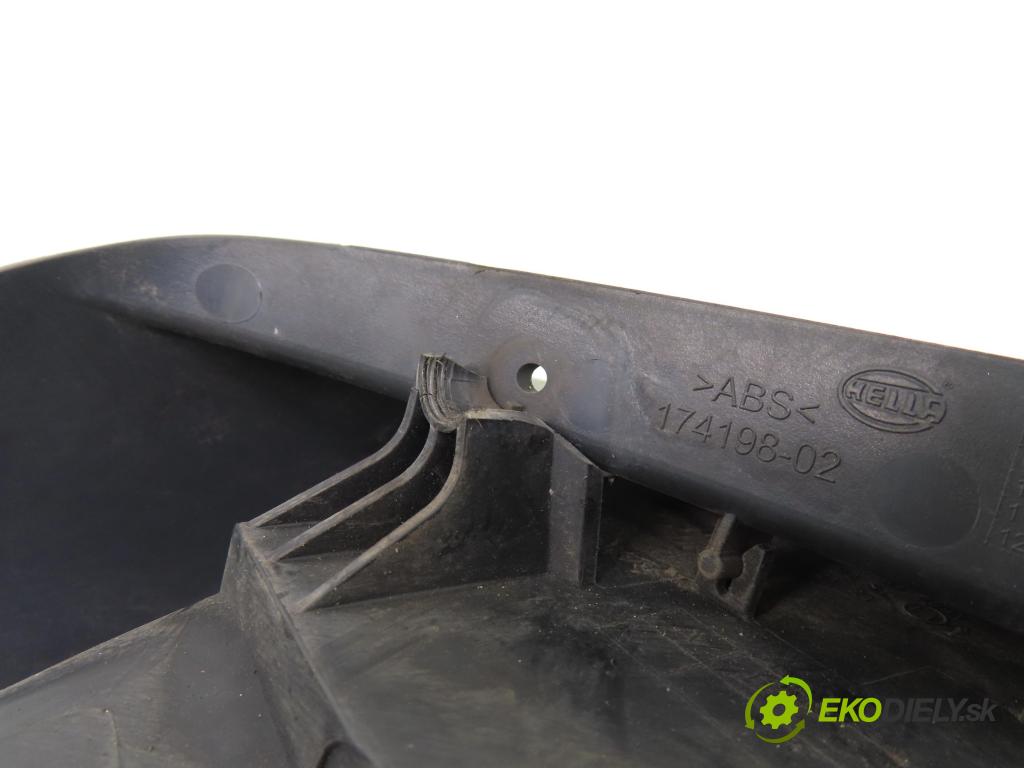 VW GOLF VI (5K1) HB 2011 155,00 2.0 GTi - CCZB 1984,00 Svetlo pravé zadné 174198