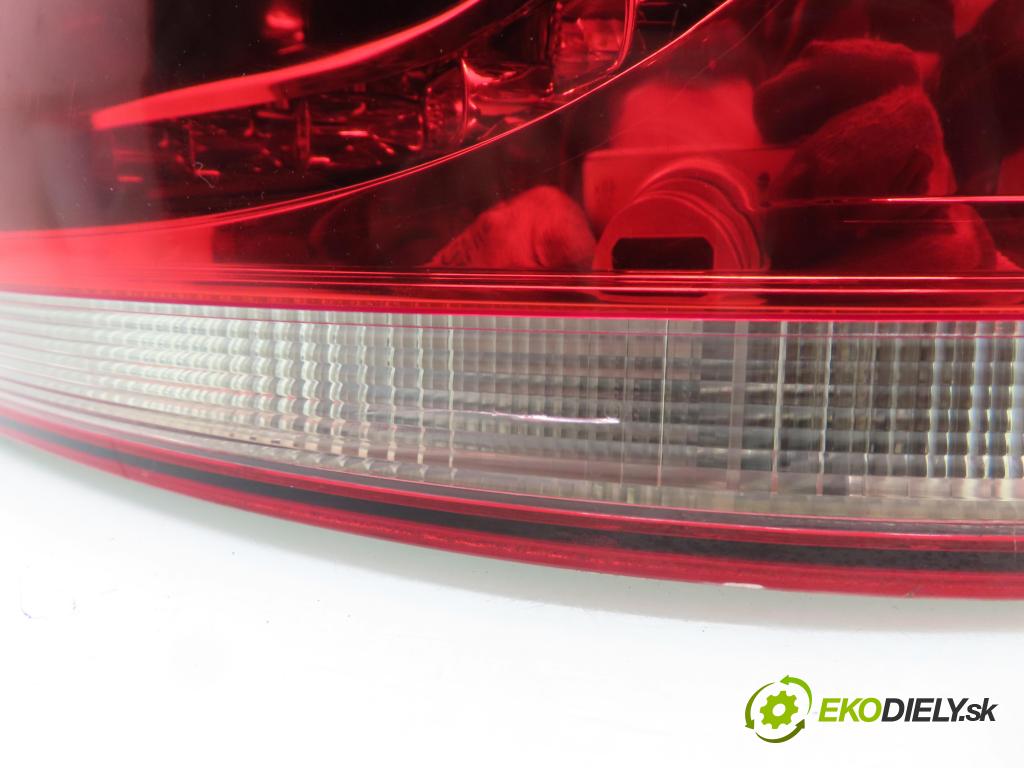 VW GOLF VI (5K1) HB 2011 155,00 2.0 GTi - CCZB 1984,00 Svetlo pravé zadné 174198