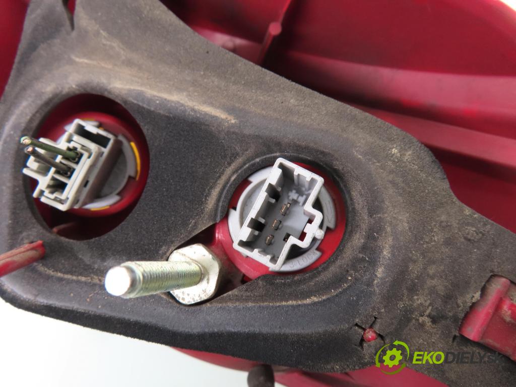 MAZDA 2 (DY) HB 2005 50,00 1.4 CD - F6JA 1399,00 Svetlo ľavé zadné 3M7113405AN