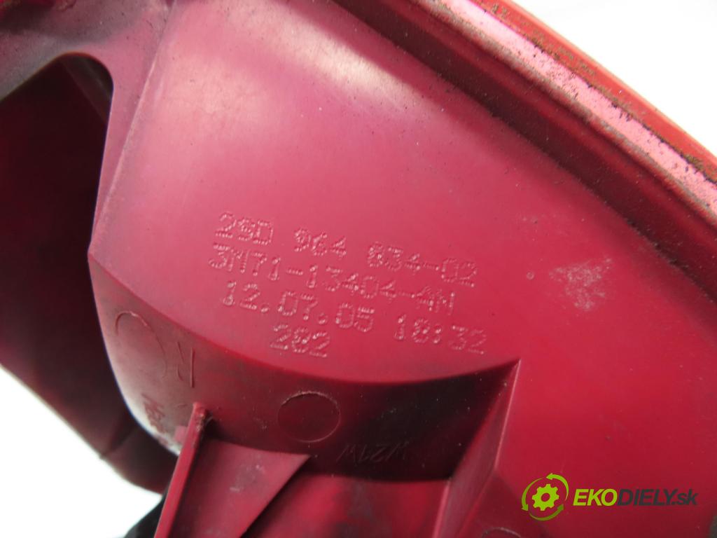 MAZDA 2 (DY) HB 2005 50,00 1.4 CD - F6JA 1399,00 Svetlo pravé zadné 3M7113404AN