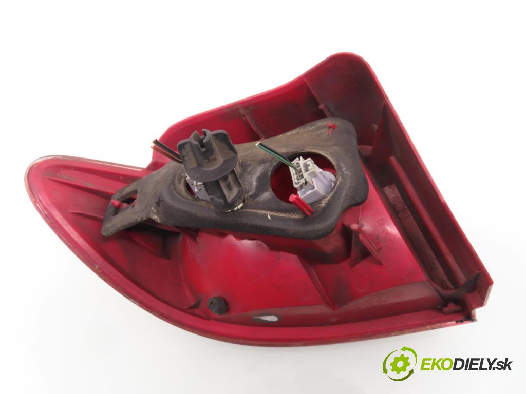 MAZDA 2 (DY) HB 2005 50,00 1.4 CD - F6JA 1399,00 Svetlo pravé zadné 3M7113404AN