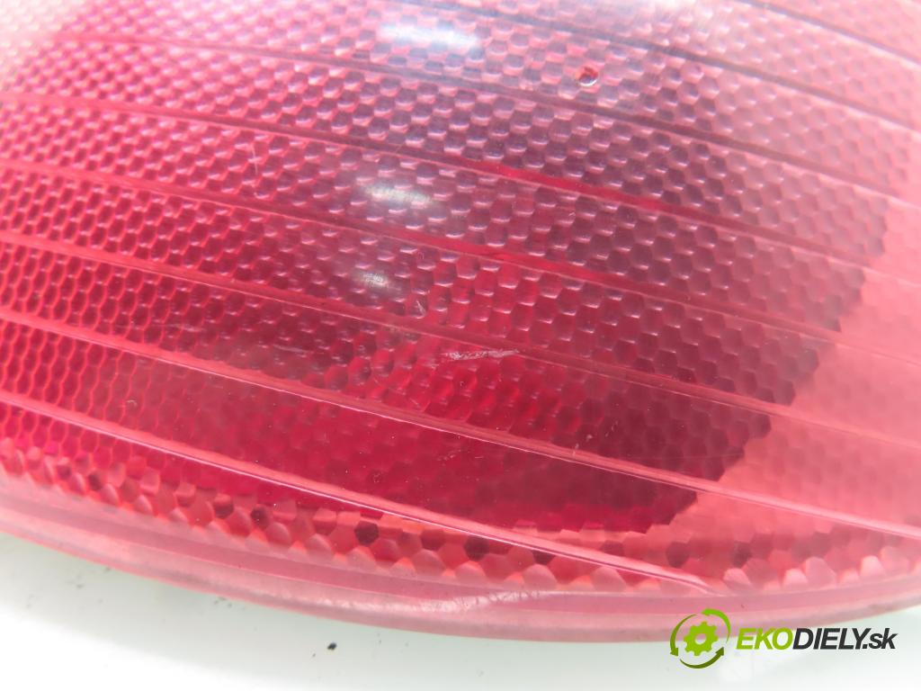 MAZDA 2 (DY) HB 2005 50,00 1.4 CD - F6JA 1399,00 Svetlo pravé zadné 3M7113404AN
