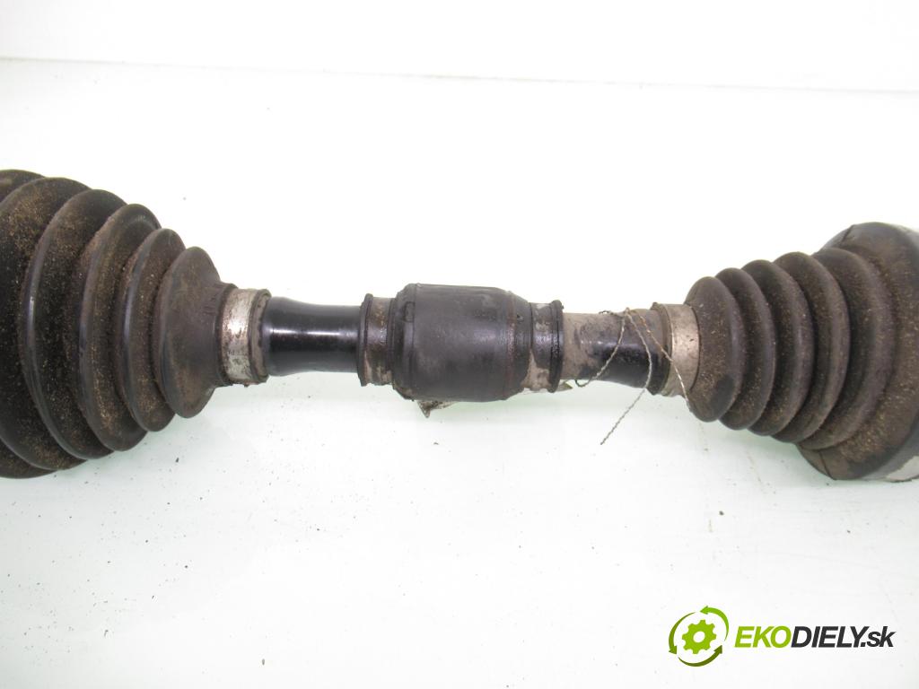 VOLVO V40 Kombi (645) KOMBI 2001 75,00 1.9 DI 102 - D 4192 T4 1870,00 Poloos PP